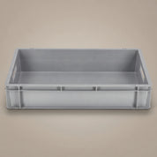 Flache graue Eurobox 60 × 40 × 12 cm in der Seitenansicht