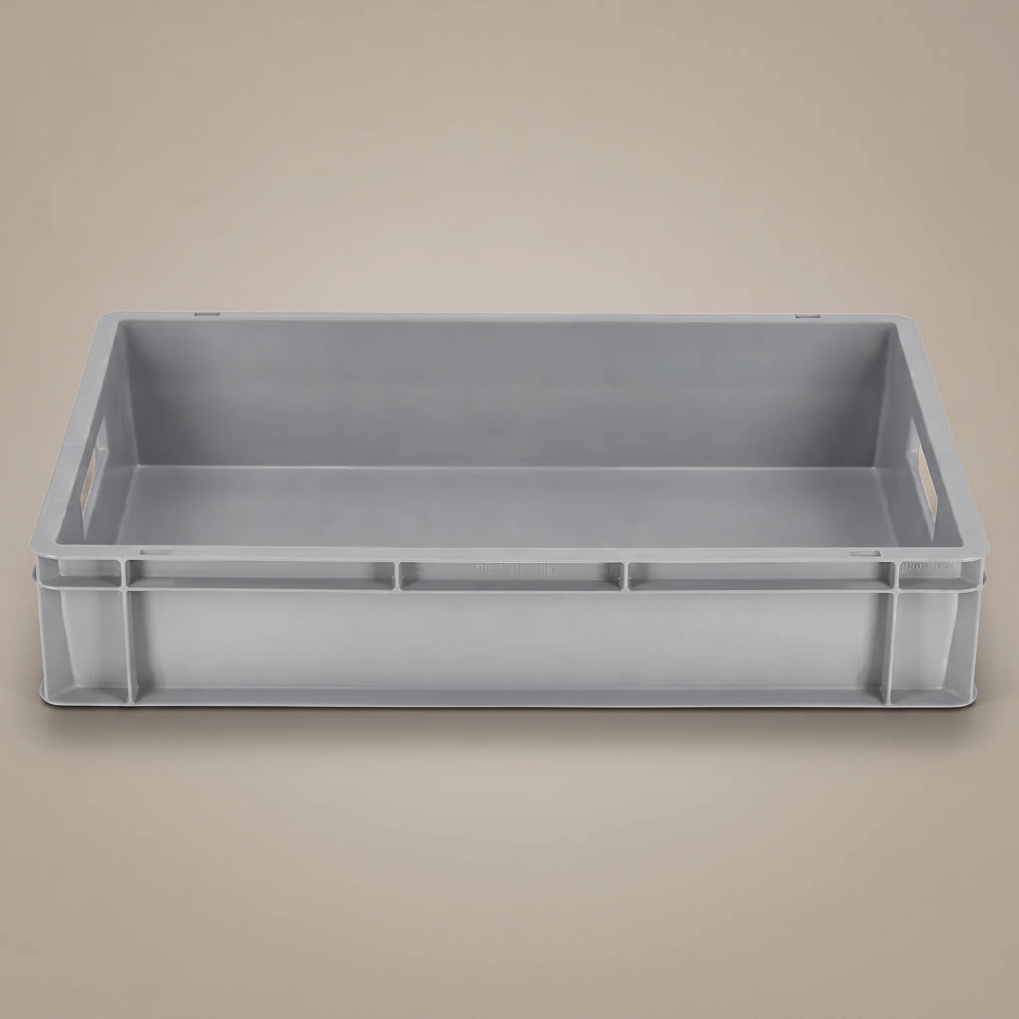 Flache graue Eurobox 60 × 40 × 12 cm in der Seitenansicht